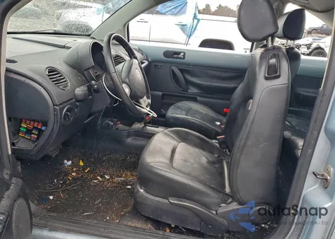 2010 Volkswagen New Beetle z USA, uszkodzony, nr VIN 3VWRG3AG8AM035056